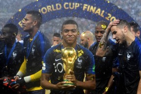 米乐APP下载-罗斯托克在一场激烈比赛中艰难取胜晋级(罗斯托克vs沙尔克04直播)