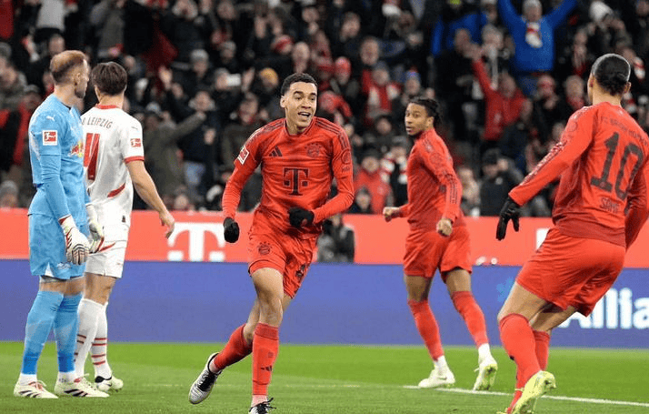 拜仁慕尼黑中场发挥稳定,成为关键力量 拜仁慕尼黑中场发挥稳定,成为关键力量